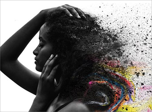 عکس با کیفیت از زن سیاه پوست و رنگ های از هم پاشیده