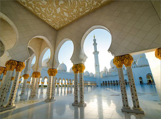 تصویر با کیفیت از نمای داخلی مسجد شیخ زاید دبی