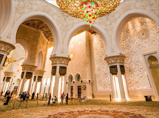 دانلود عکس با کیفیت از نمای داخلی مسجد شیخ زاید دبی