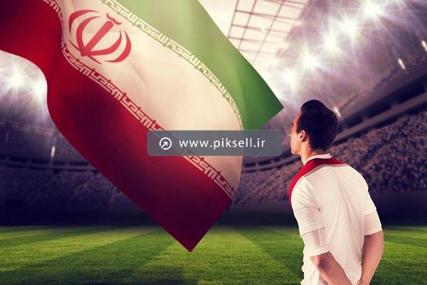 عکس با کیفی تاز اهتزاز پرچم ایران و احترام به پرچم جمهوری اسلامی ایران در ورزشگاه فوتبال