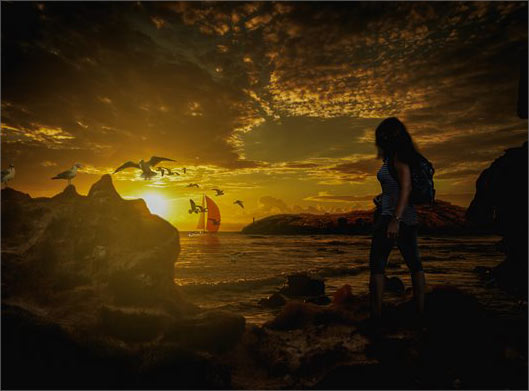 تصویر با کیفیت از زنی در ساحل دریا و قایق و سخره و منظره غروب