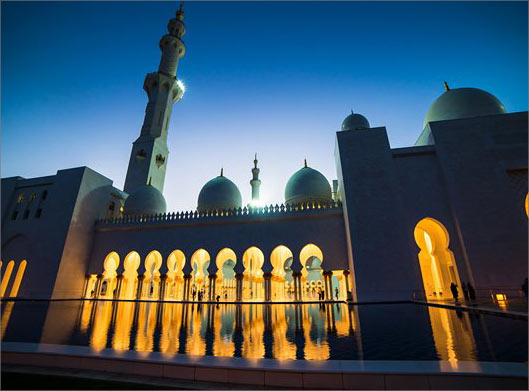 تصویر با کیفیت از مسجد شیخ زاید دبی در شب