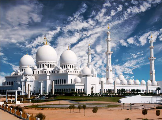تصویر با کیفیت از مسجد شیخ زاید دبی از نمای بیرونی