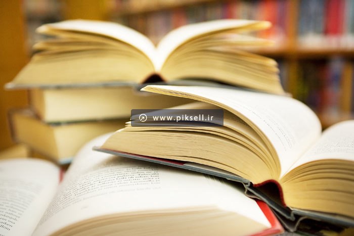دانلود عکس شاتراستوک چند کتاب باز