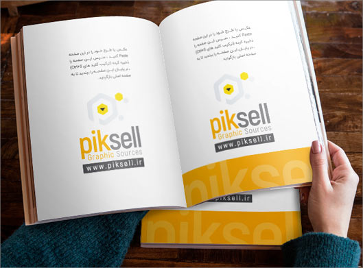 فایل psd لایه باز موکاپ یا پیش نمایش صفحات داخلی مجله باز شده