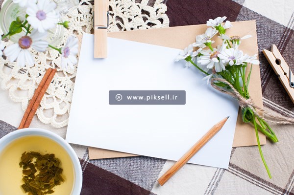 تصویر با کیفیت از برگه کاغذ یادداشت و گهای زیبا و رمانتیک با فرمت jpg