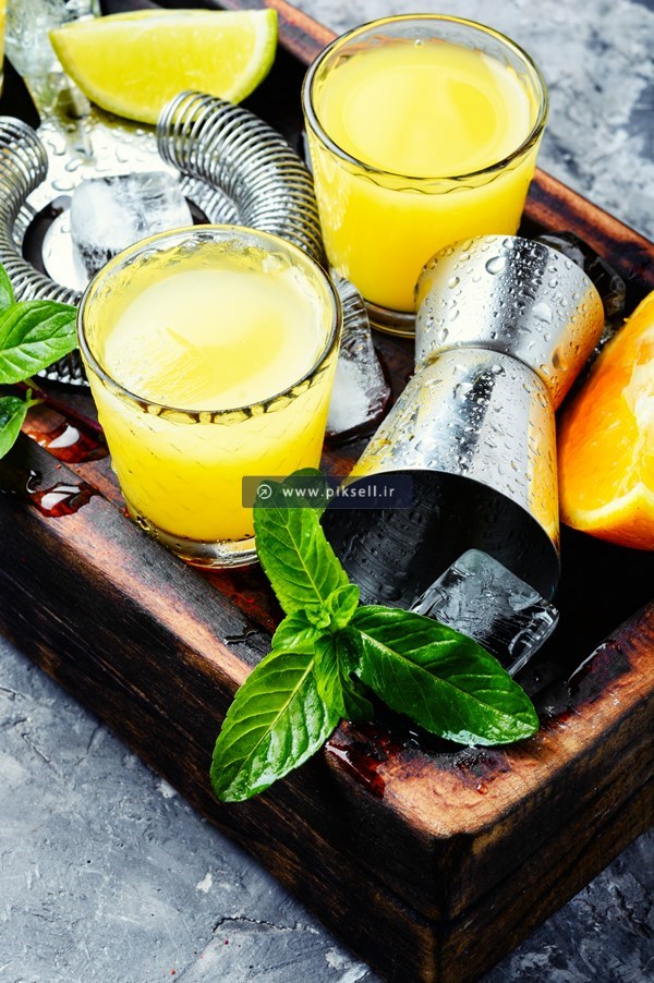 عکس با کیفیت از آبمیوه های خوشمزه در لیوان با فرمت jpg