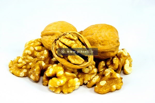 عکس با کیفیت از گردو و مغز گردو با فرمت jpg