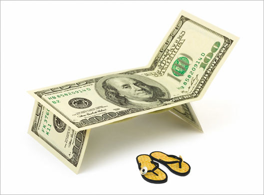 دانلود عکس با کیفیت از صندلی راحتی با اسکناس های دلار آمریکا