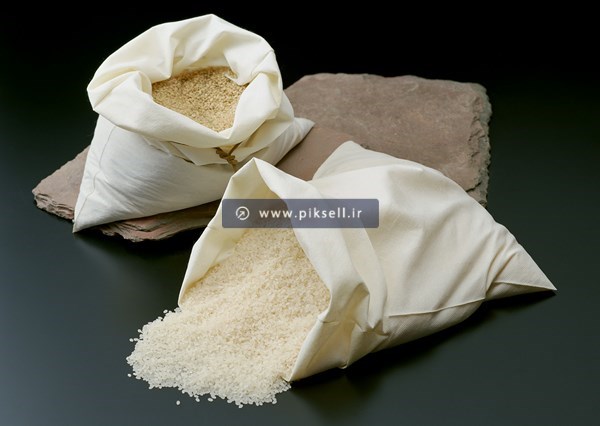 عکس با کیفیت از دو گونی برنج سفید
