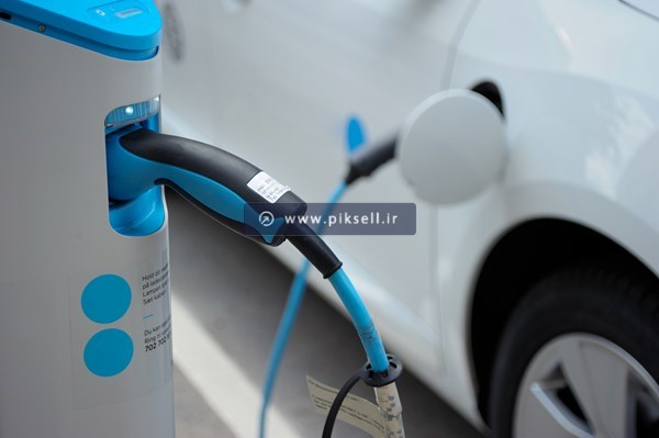 عکس با کیفیت از بانک شارژ ماشین های برقی و هیبریدی