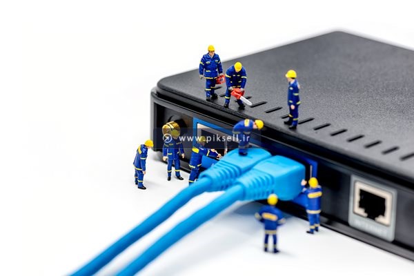 عکس با کیفیت از آدمک های تعمیرکار و کابل