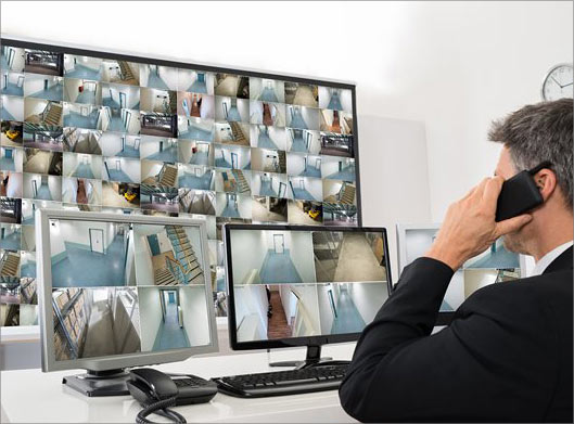 عکس با کیفیت از اتاق کنترل دوربین ها
