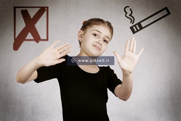 عکس با کیفیت از دختر بچه و سیگار ممنوع