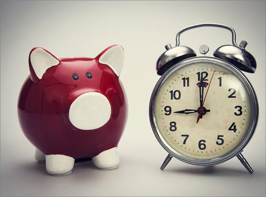 عکس با کیفیت از ساعت و خوک