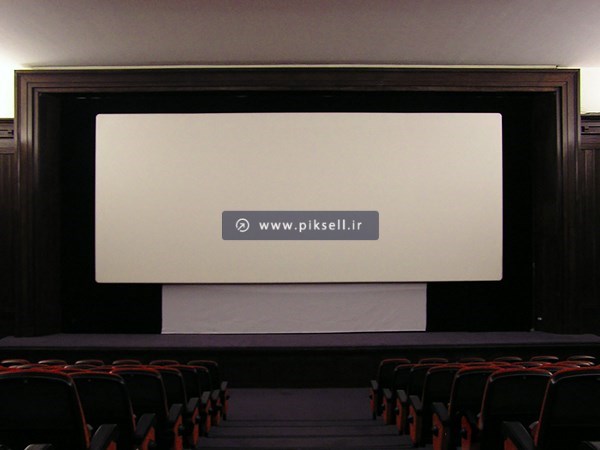 عکس با کیفیت از سالن همایش با صفحه نمایش بدون تصویر