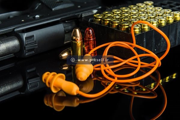 عکس با کیفیت از گوشگیر و فشنگ و تفنگ