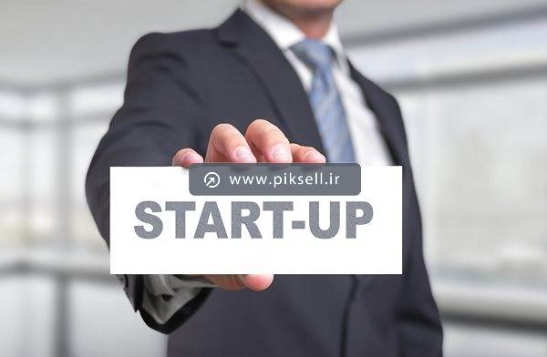 عکس با کیفیت از استارت آپ در دست مرد