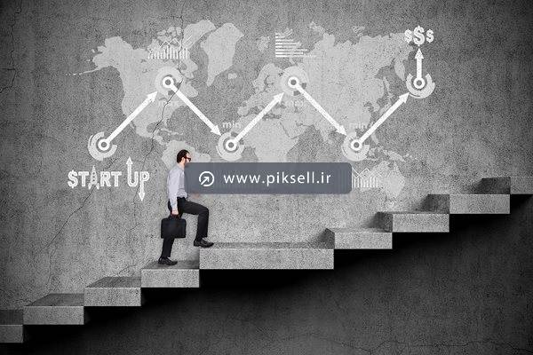 عکس با کیفیت از بالا رفتن از پله های ترقی