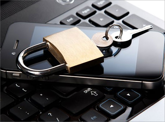 عکس با کیفیت از قفل و کلید روی موبایل