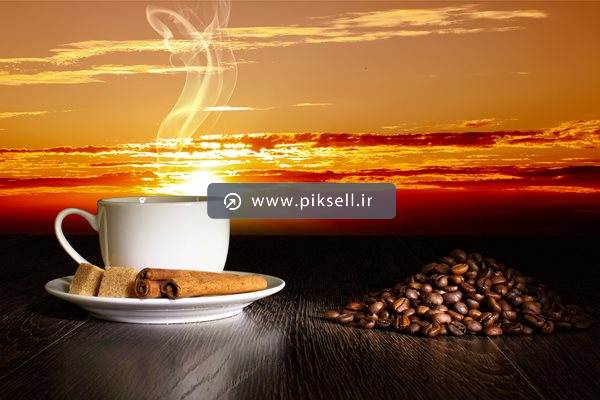 عکس با کیفیت از قهوه داغ در غروب آفتاب