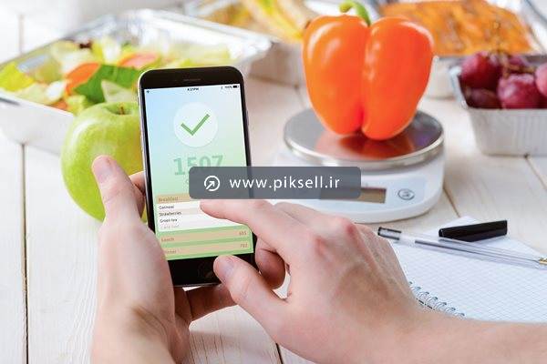 عکس با کیفیت از وزن کردن سبزیجات