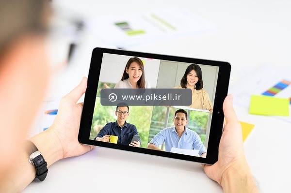 عکس با کیفیت از تماس تصویری گروهی
