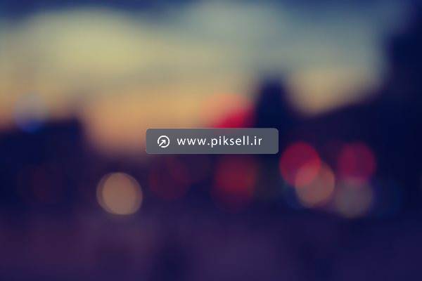 عکس با کیفیت از تصویر تار با نورهای قرمز