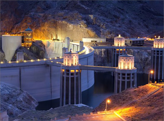 عکس با کیفیت از برداشت سنگ از دل کوه