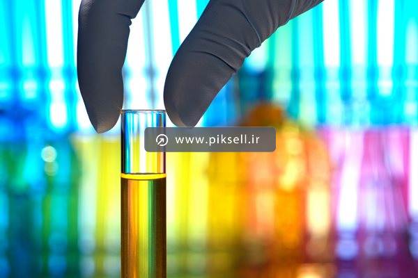عکس با کیفیت از لوله آزمایشگاهی