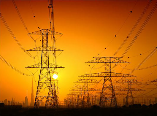 عکس با کیفیت از دکل های برق در غروب