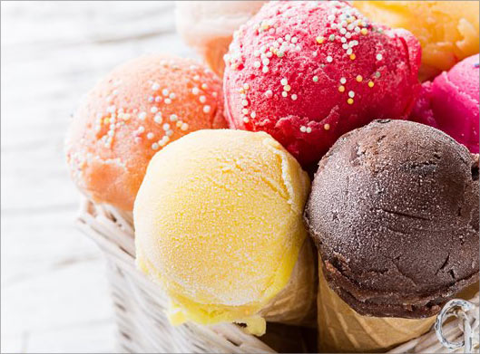 عکس با کیفیت از بستنی های قیفی میوه ای