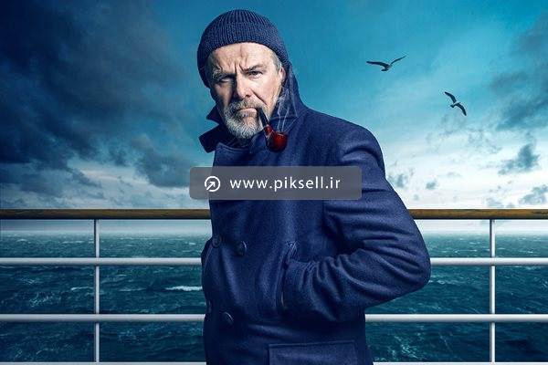 عکس با کیفیت از مرد و پیپ در کنار دریا