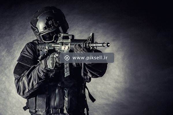 عکس با کیفیت از تیراندازی با مسلسل