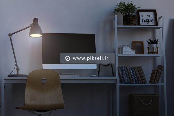 عکس با کیفیت از اتاق کار در شب