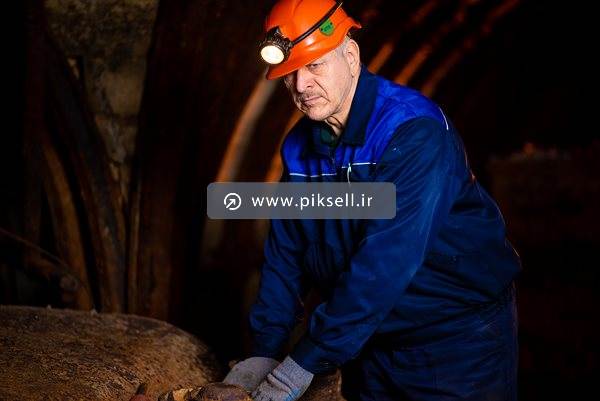 عکس با کیفیت از کار در معدن و کارگر معدنچی