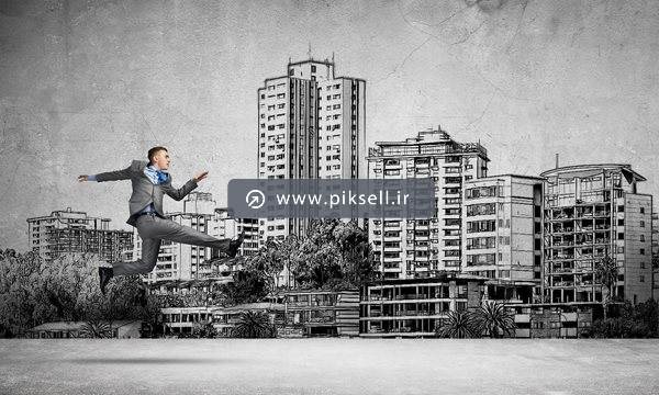 عکس با کیفیت از دویدن مرد در شهر