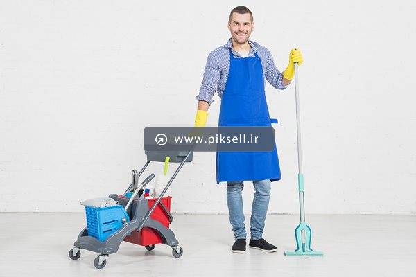 عکس با کیفیت از تمیزکار مرد و نظافت چی