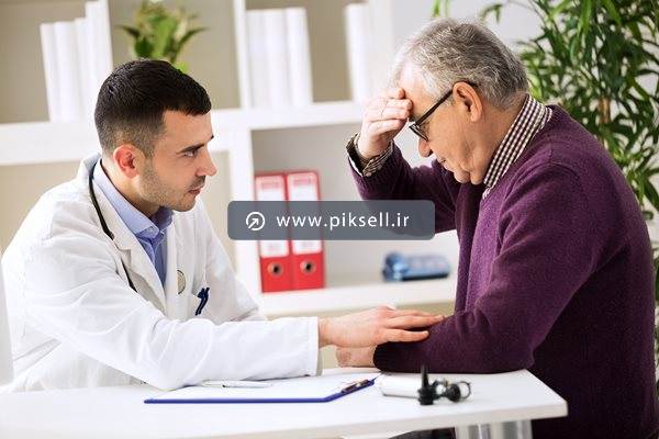 عکس با کیفیت از مشاوره درمانی پیش پزشک مرد