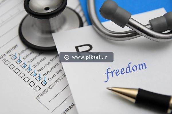 تصویر با کیفیت از نامه پزشکی و معاینه و گوشی پزشکی