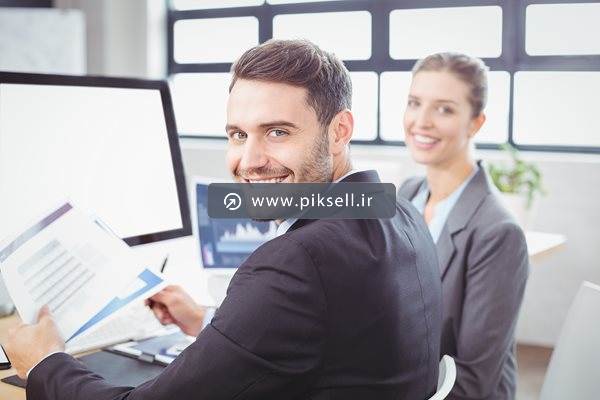 دانلود تصویر با کیفیت از کارمندان در اداره و شرکت در حال کار