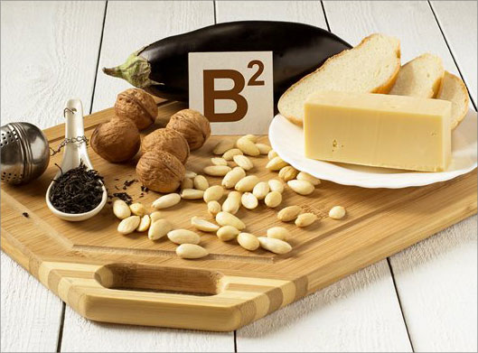 تصویر با کیفیت از مواد غذایی با ویتامین b2
