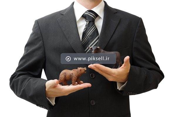 دانلود عکس با کیفیت از مرد کراواتی و دو مجسمه خرس و گاو