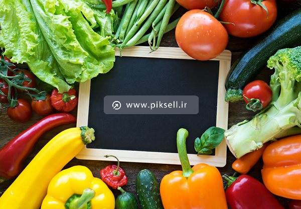 دانلود تصویر با کیفیت از تخته سیاه و صیفی و سبزیجات