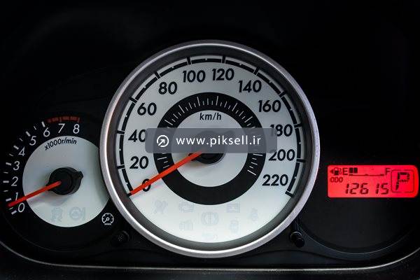 دانلود عکس با کیفیت از کیلومتر شمار ماشین