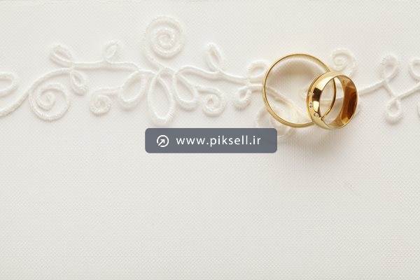 عکس با کیفیت از حلقه ازدواج طلایی
