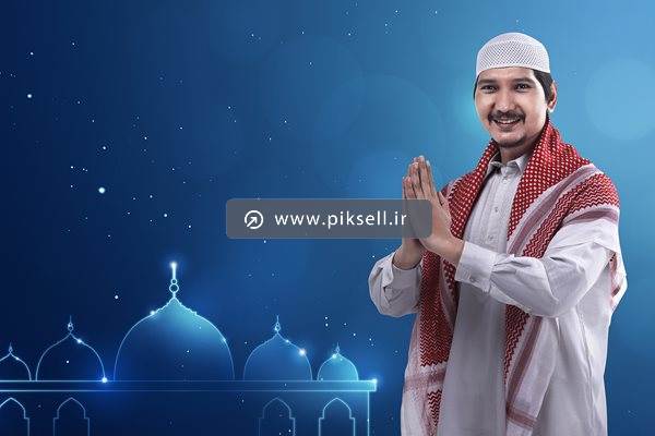 دانلود تصویر با کیفیت از حاجی و مرد مومن مسلمان در حال تشکر و شکرگذاری