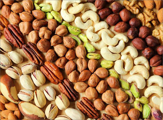 عکس با کیفیت از مجموعه مغزیجات بادام کوهی ، مغز فندوق ، پسته و بادام هندی