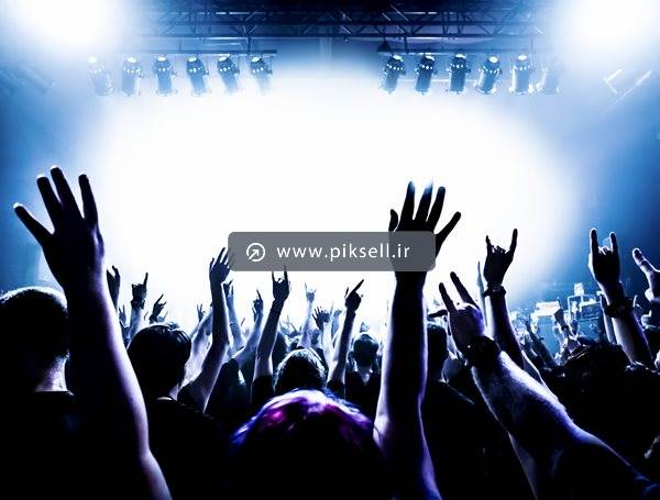 تصویر با کیفیت از هواداران خواننده و کنسرت