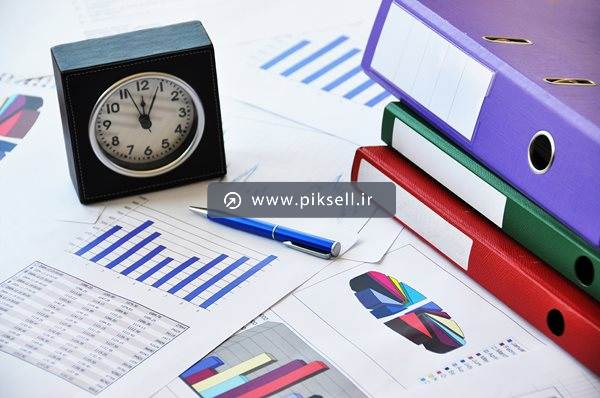 دانلود عکس با کیفیت از دفاتر ، کلاسور و برگهای آمار و میز کارمند